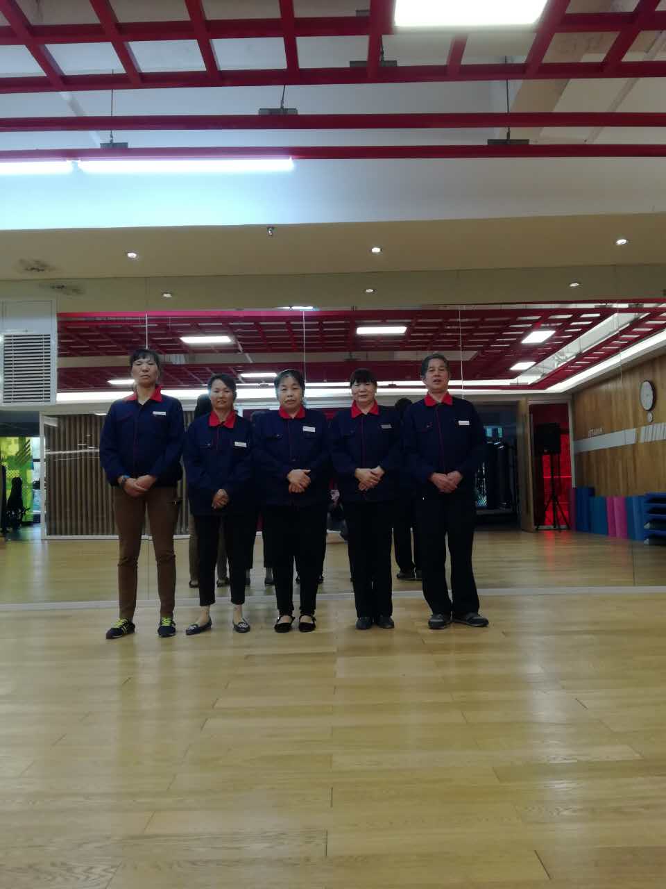 普拉达汉口三金华都店负责人员早会